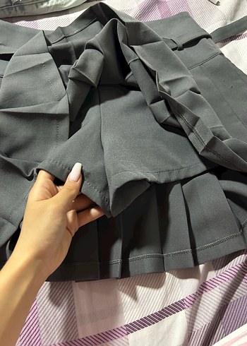 Pileli gri mini şort etek - Görsel 5