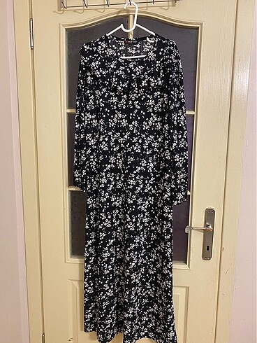 Siyah çiçekli elbise - Görsel 7