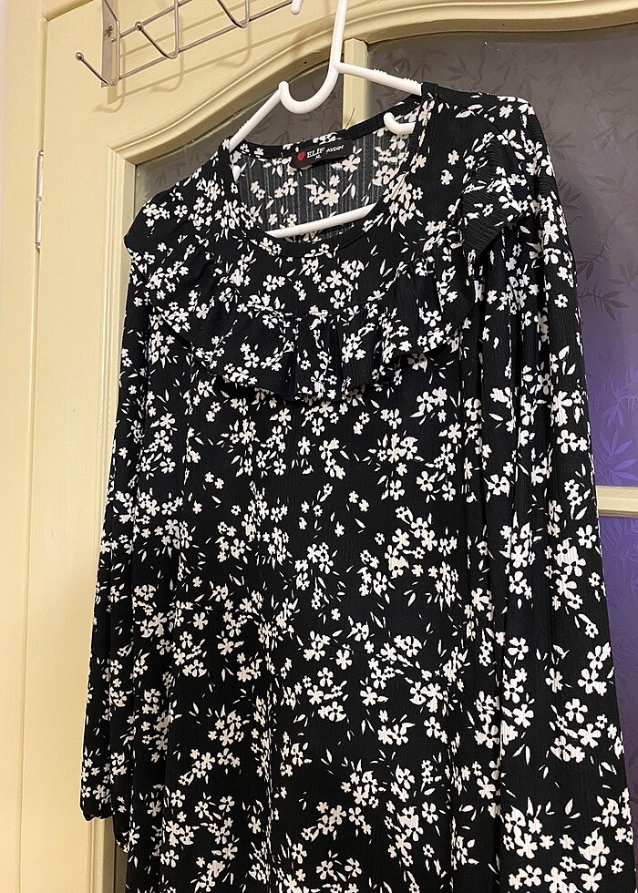 Siyah çiçekli elbise - Görsel 4