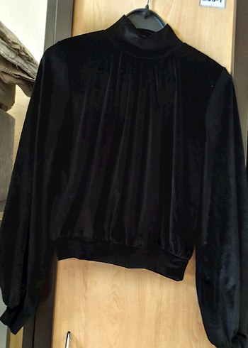 Siyah Kadife Pileli Yüksek Yakalı Bluz - Görsel 2