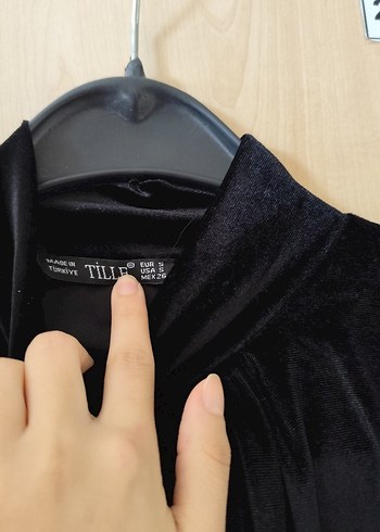 Siyah Kadife Pileli Yüksek Yakalı Bluz - Görsel 4