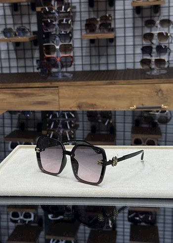 Transparan Kadın Güneş Gözlüğü - Görsel 3