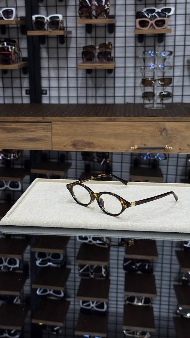 Kadın Modern Klasik Güneş Gözlüğü - Görsel 3