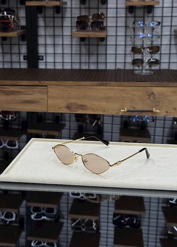 Zincir Detaylı Parlak Altın Kadın Gözlüğü - Görsel 5