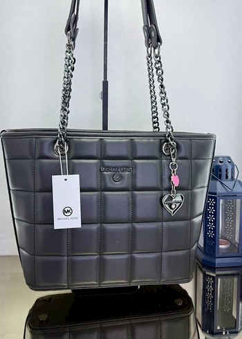 Michael Kors Zincir Detaylı Siyah Deri Çanta - Görsel 4