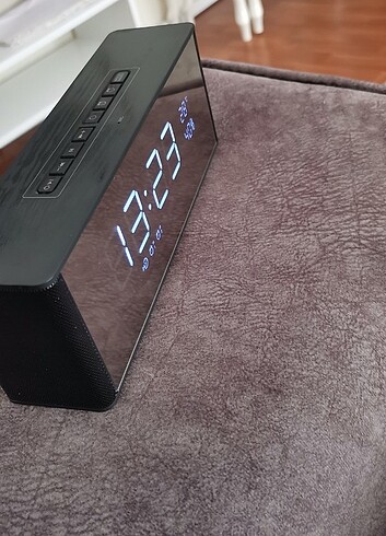Bluetooth Hoparlör ve Saat Alarmı. 