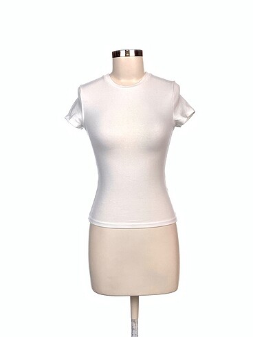 Bershka T-shirt %70 İndirimli.