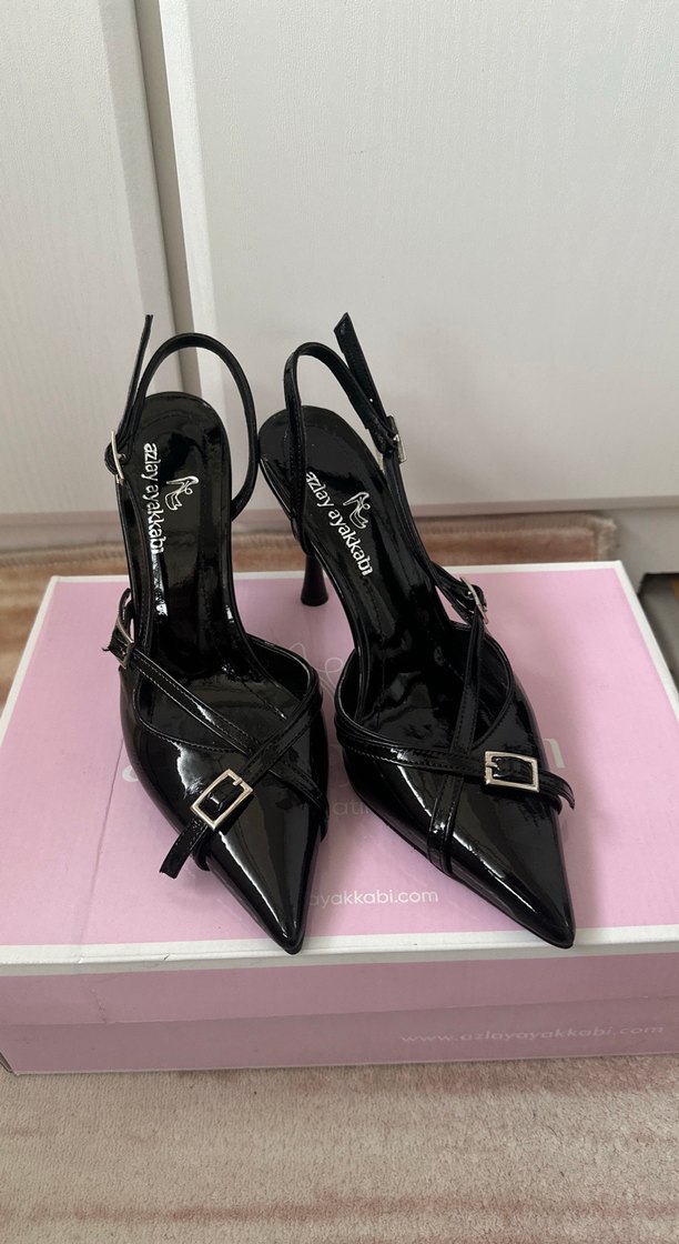 Klasik Siyah Rugan Tokalı İnce Topuklu Stiletto - Görsel 2