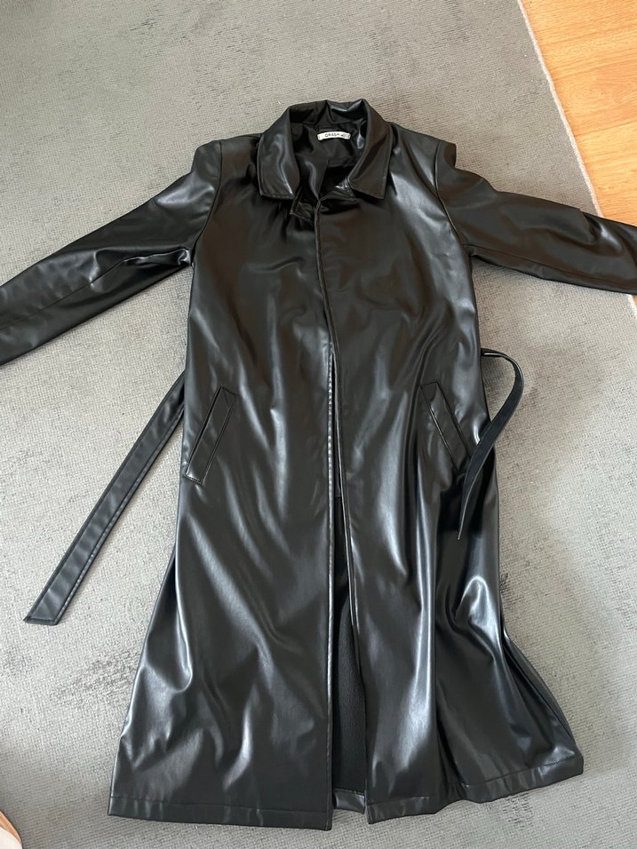 Uzun Siyah Deri Kemerli Kadın Ceket - Görsel 2