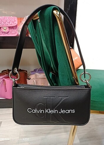 Calvin Klein Celvin clein A kalite bir çanta mazadan sıfır 