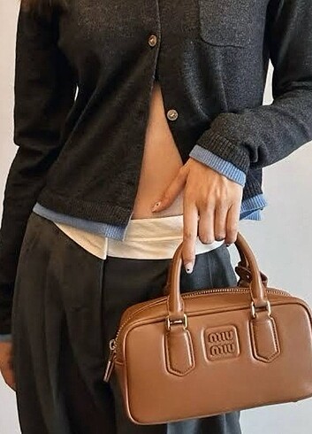 Miu Miu Miu miu 27 x12 cm toz torbali 