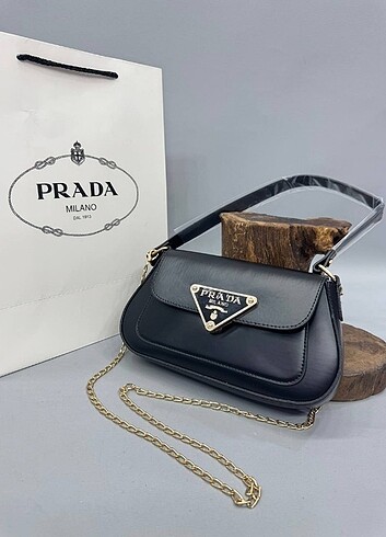 Prada 28 x 17 cm 