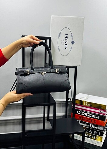 Prada siyah renk 31 x 19 cm