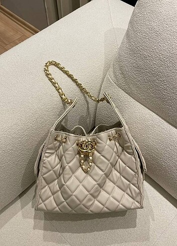 Chanel Chanel çapraz askılı 27 cm birinci sınıf malzeme 