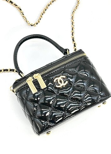 Aynalı Chanel makyaj çantası 19 cm