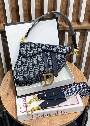 Beden çeşitli Renk Cristin dior 22 x 24 cm