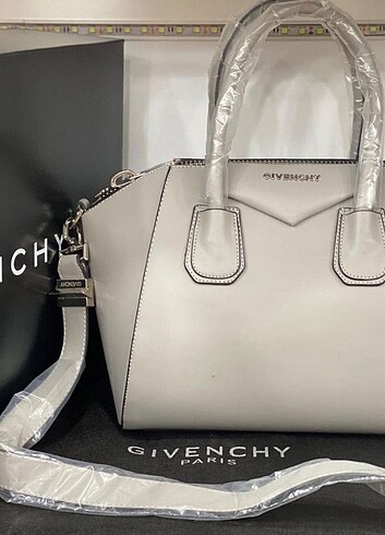 GIVENCHY Orta boy givenchy 25 cm