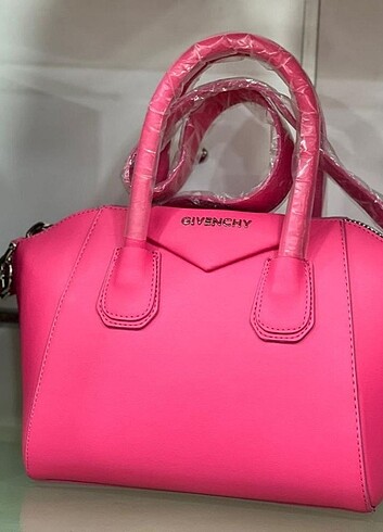 Beden Orta boy givenchy 25 cm