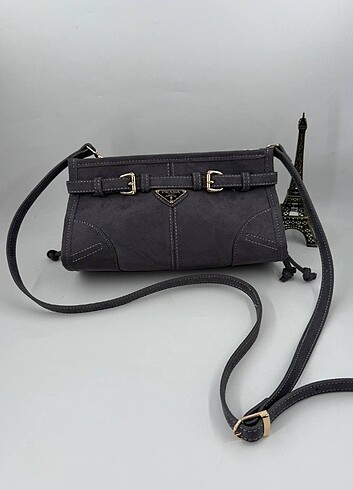 Prada Prada küçük boy 26 x 14 cm süet deri malzemeden 