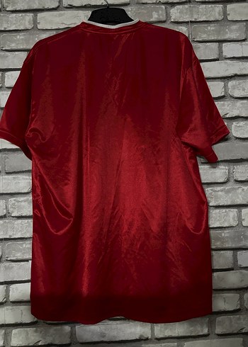 Kırmızı V Yakalı Erkek Spor Forması - Görsel 4