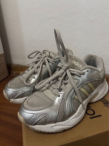 38 Beden gri Renk Adidas spor ayakkabı