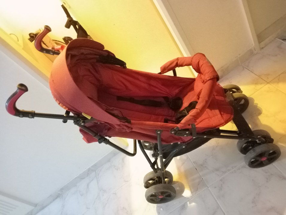 Koyu Kırmızı Bebek Arabası - Görsel 2