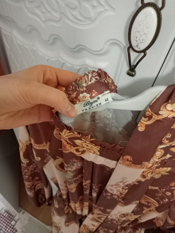 Kahverengi Zincir Detaylı Uzun Bohem Elbise - Görsel 4