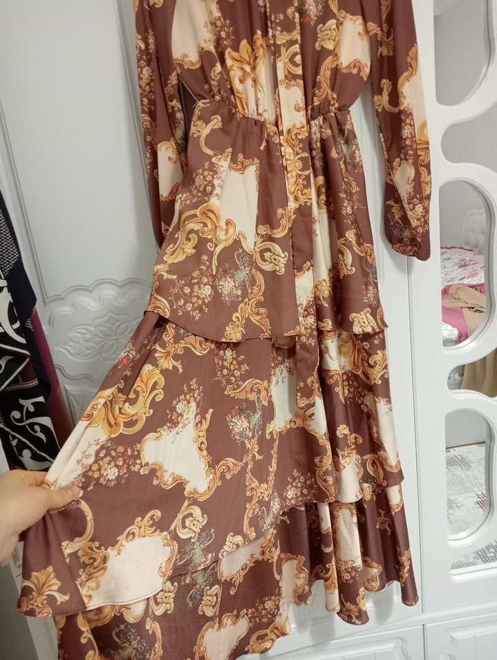 Kahverengi Zincir Detaylı Uzun Bohem Elbise - Görsel 2