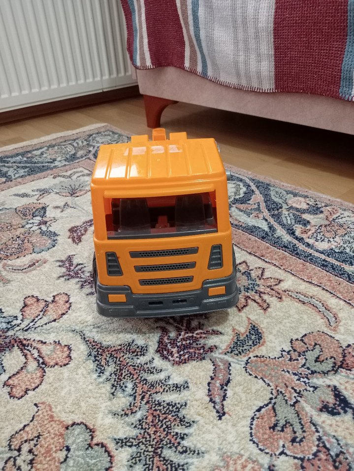Turuncu Renkli Oyuncak Kamyon - Görsel 2