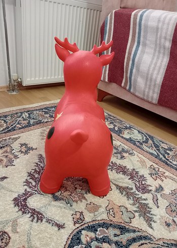 Kırmızı Renkte Oyuncak Geyik - Görsel 3