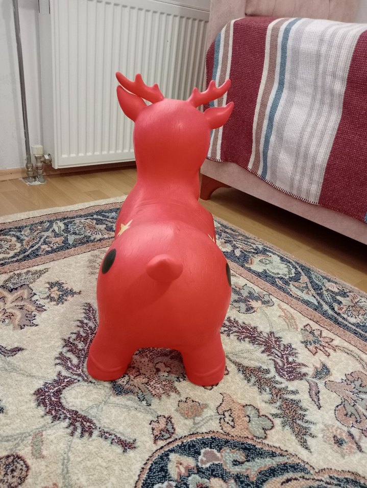 Kırmızı Renkte Oyuncak Geyik - Görsel 3