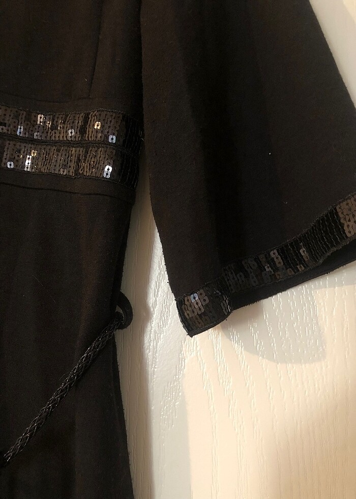 V Yakalı Pul Detaylı Siyah Triko Elbise  Gün ve Gece Davetleri, - Görsel 5