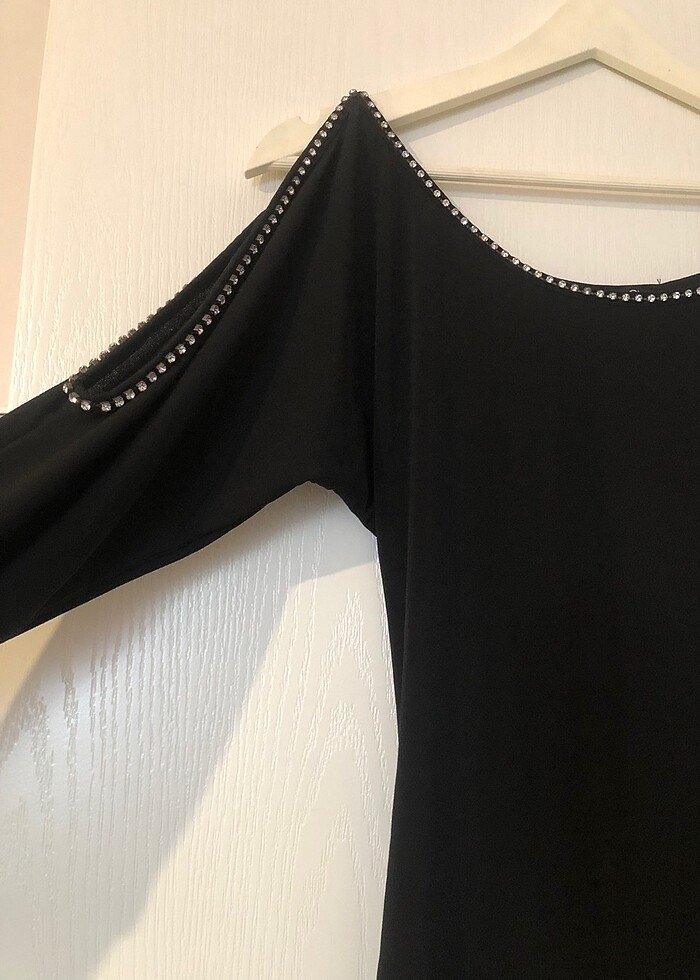 Omuz Pencereli, Taş Detaylı Siyah Abiye Elbise - Görsel 4