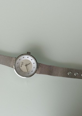 Gümüş Kemerli Minimalist Kadın Saati
