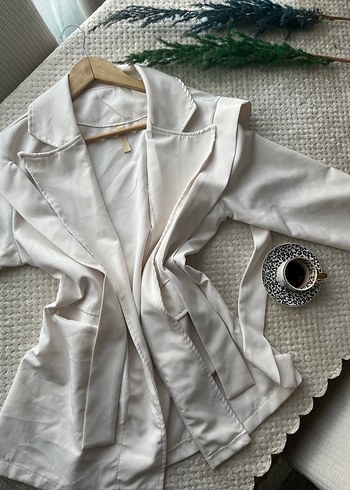 Düğmeli Kısa Beyaz Hamile Ceket - Görsel 3