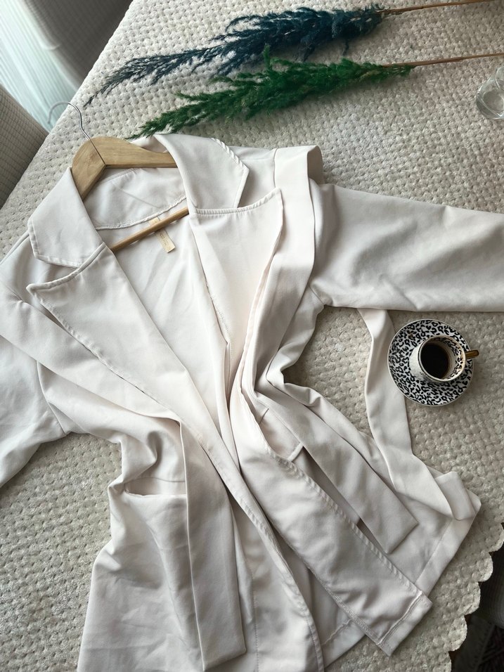 Düğmeli Kısa Beyaz Hamile Ceket - Görsel 2