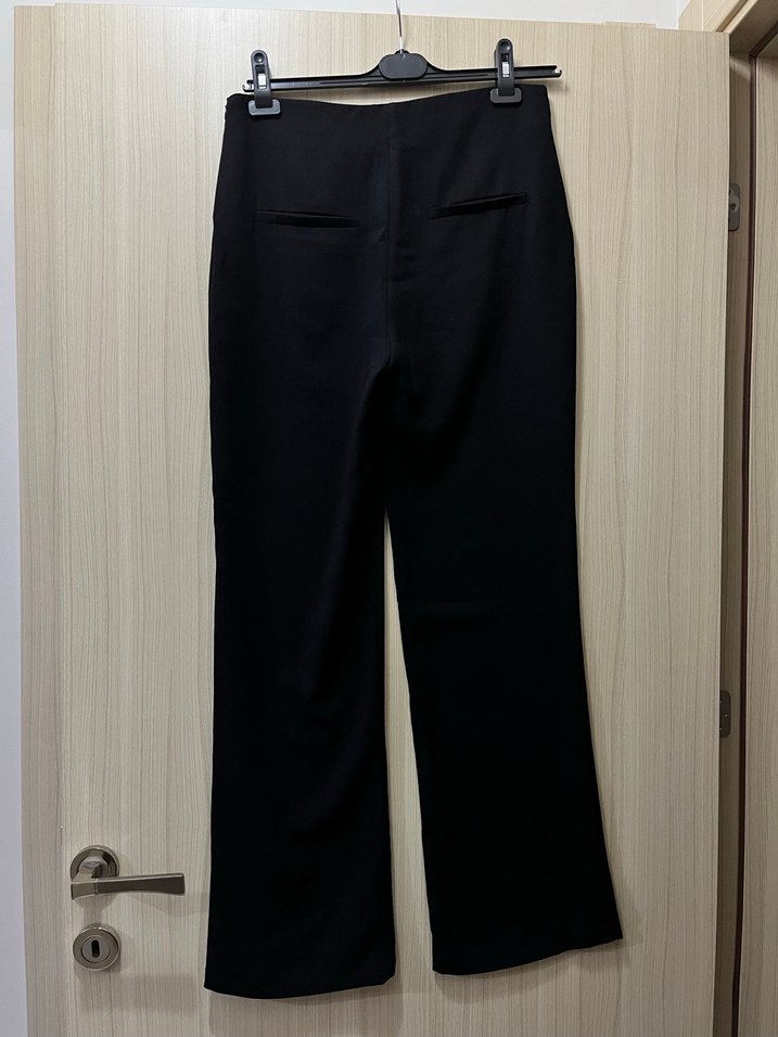 Siyah Pilili Kumaş Pantolon - Görsel 2