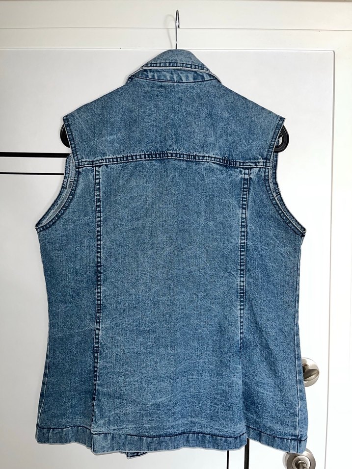 Düğmeli Mavi Kolsuz Kot Ceket - Görsel 2