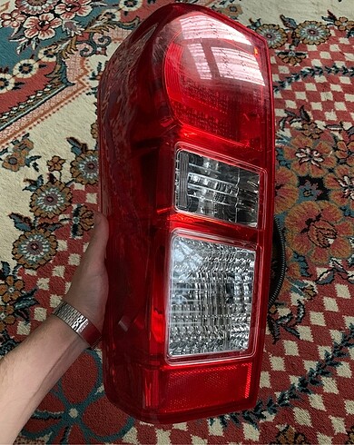 Isuzu D-Max sol stop lambası