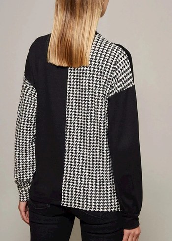 Siyah Beyaz Kazayağı Desenli Yarım Boğazlı Kazak - Görsel 2