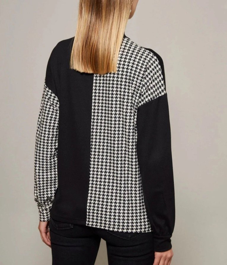 Siyah Beyaz Kazayağı Desenli Yarım Boğazlı Kazak - Görsel 2