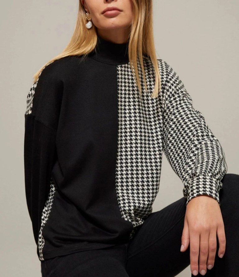 Siyah Beyaz Kazayağı Desenli Yarım Boğazlı Kazak - Görsel 3