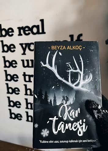 Ciltli Kar Tanesi - Beyza Alkoç