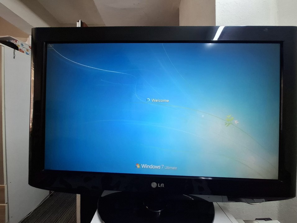 Siyah LG Monitör - Görsel 3