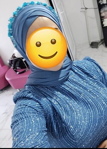 42 Beden Simli abiye 44 bedendir ama ben 42 giyiniyorum tam üstüme oldu