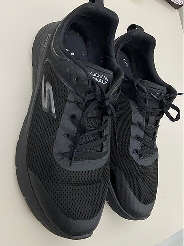 45 Beden Skechers Ayakkabı