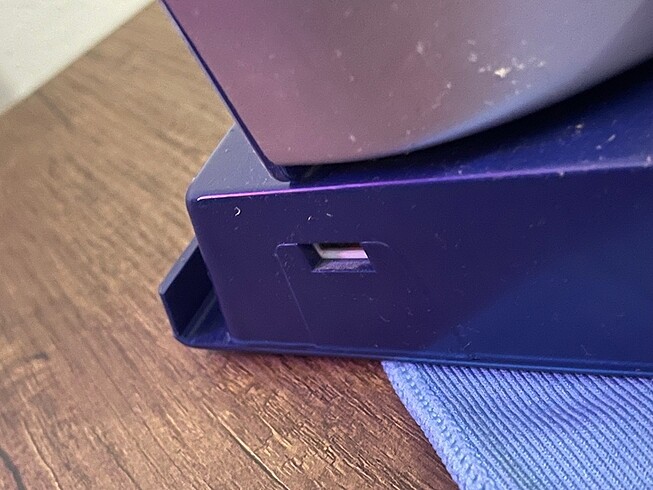 Diğer Efes Pilsen USB Işıklı Şarj İstasyonu