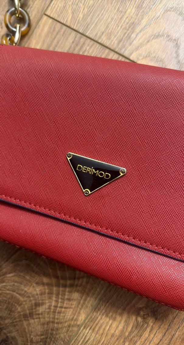 Kırmızı Zincir Detaylı Deri Kadın Çanta - Görsel 3