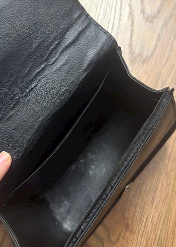 Zincir Detaylı Siyah Desenli Çanta - Görsel 2