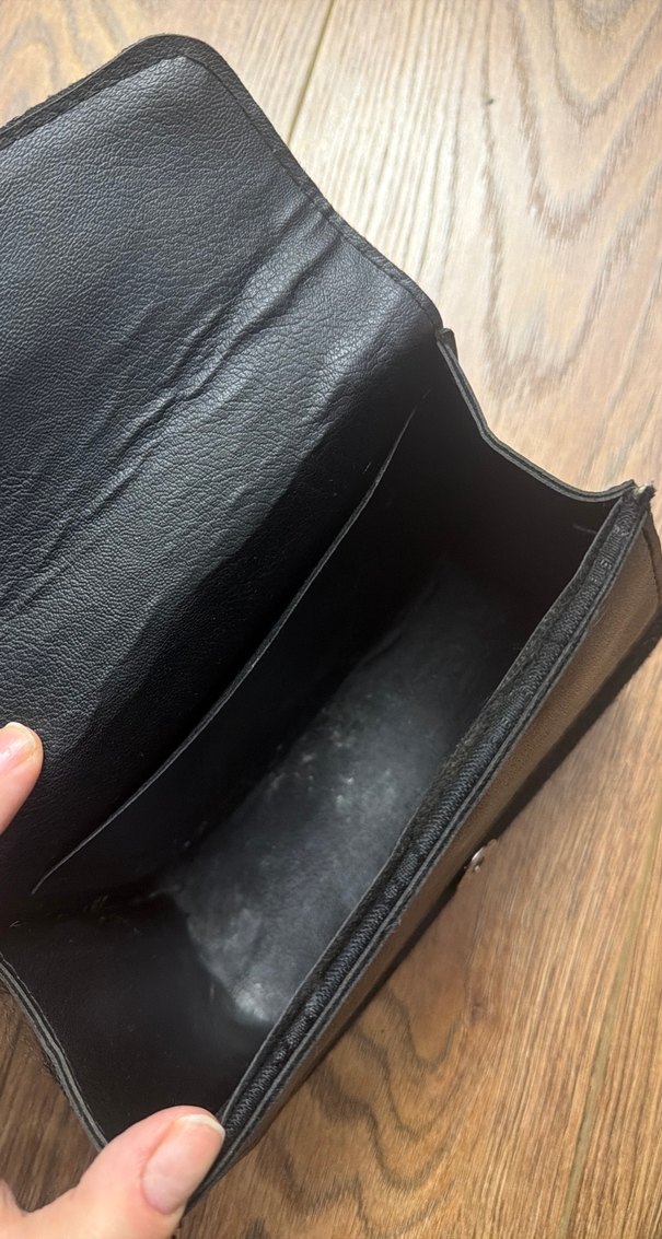 Zincir Detaylı Siyah Desenli Çanta - Görsel 2